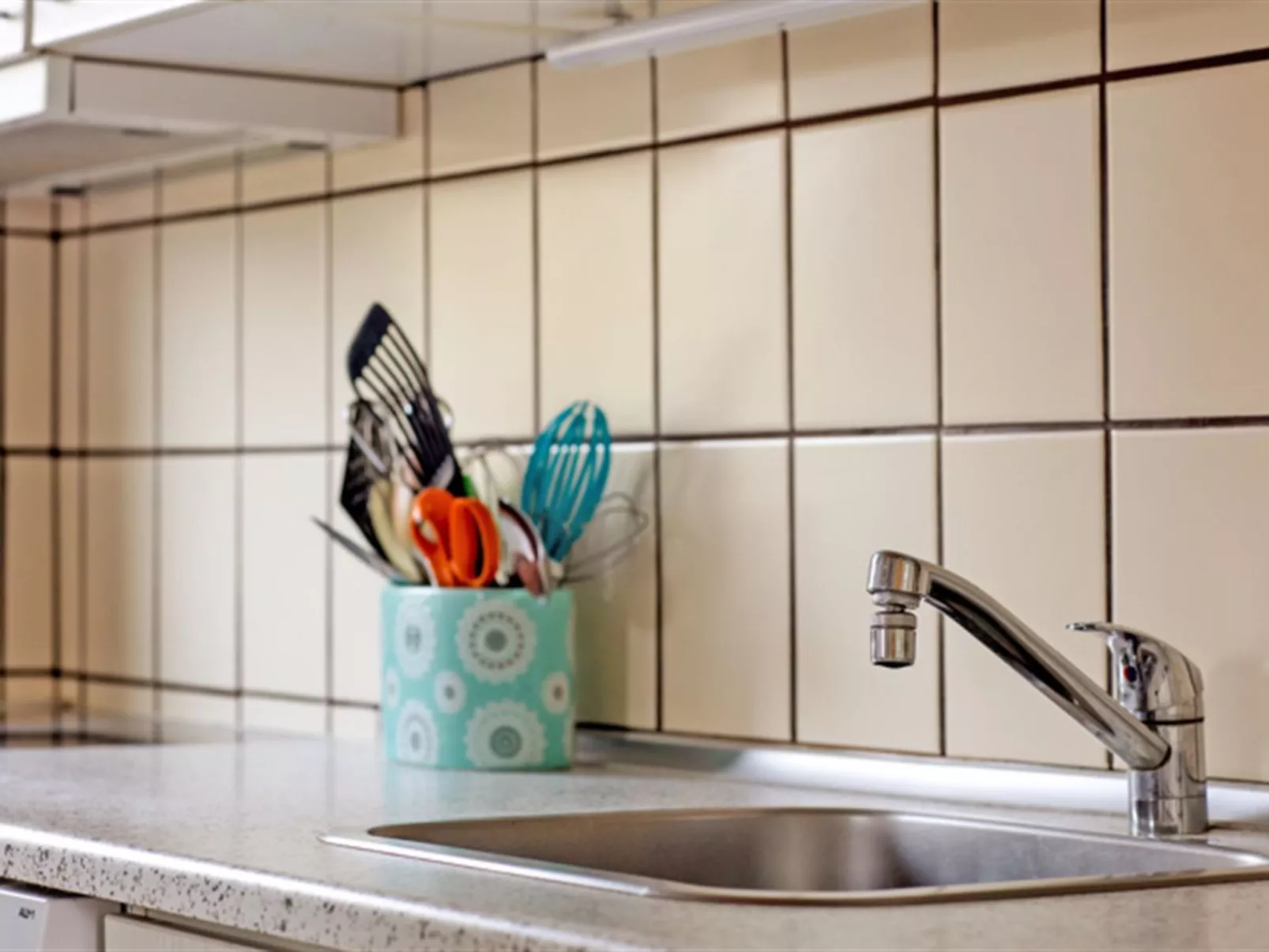 "Pupa" - 500m from the sea-Inside