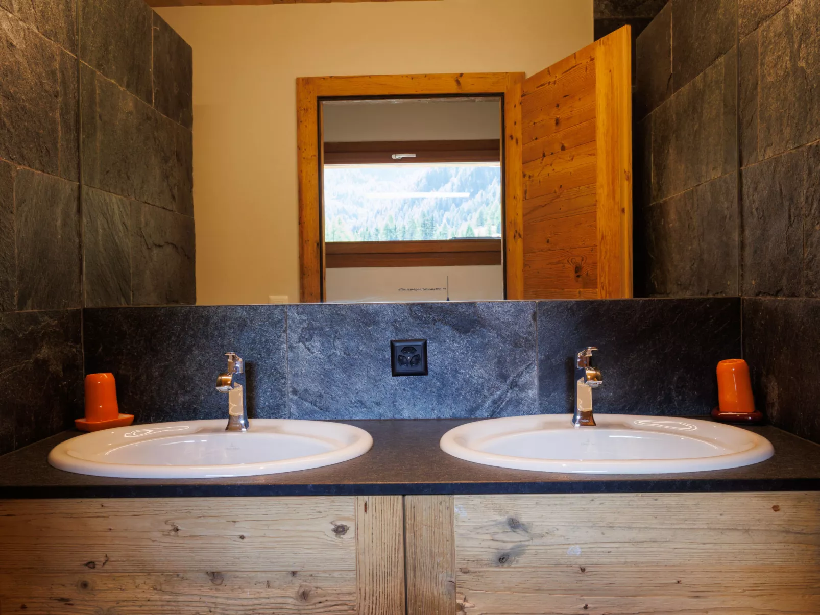 Rosablanche D Attique-Inside