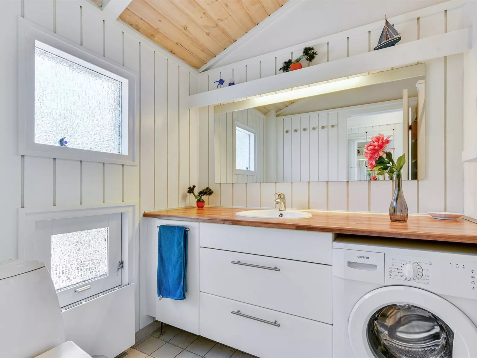 "Immi" - 1.5km from the sea-Drinnen