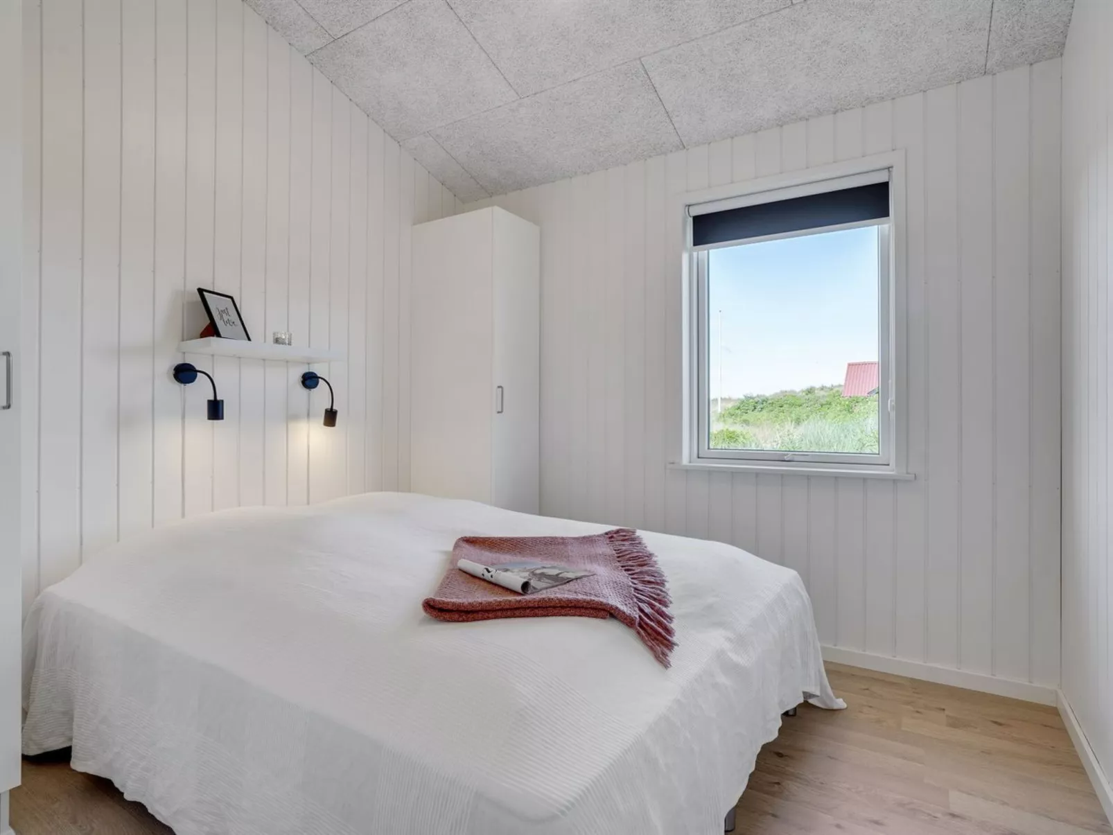 "Alvhild" -  from the sea-Dedans