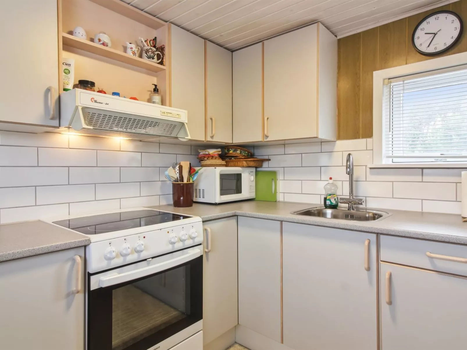 "Nore" - 350m from the sea-Inside