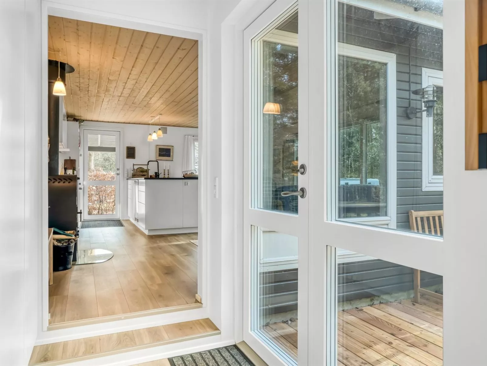 "Milan" - 250m to the fjord-Dedans