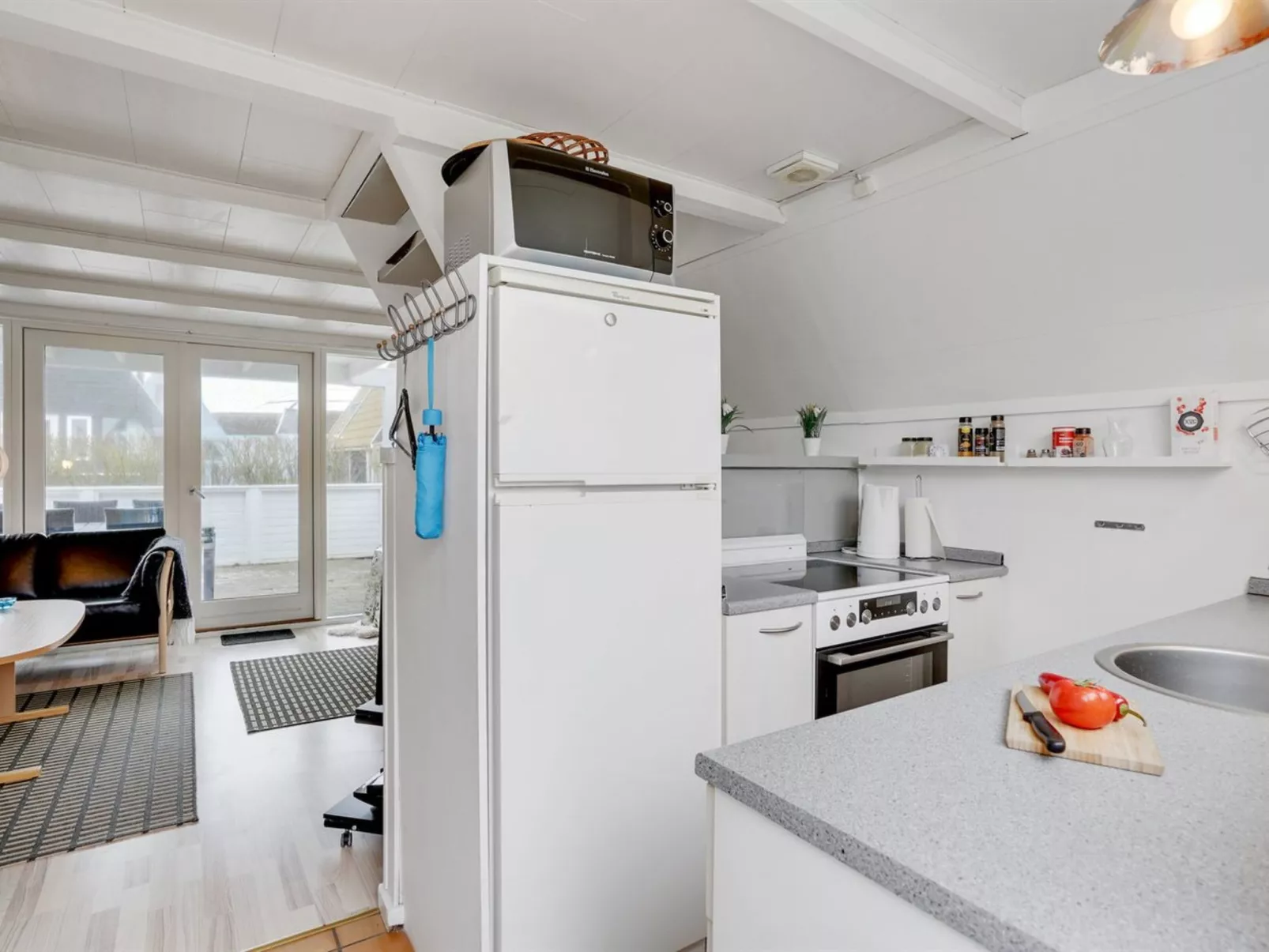 "Mijat" - 100m from the sea-Drinnen