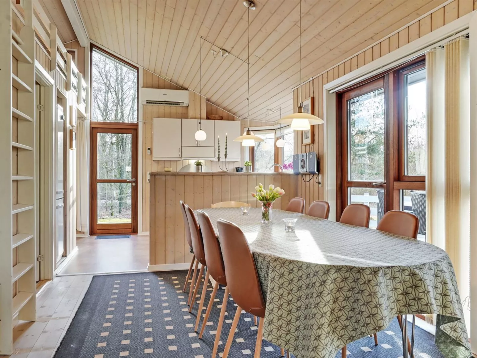 "Swarte" - 30km from the sea-Inside