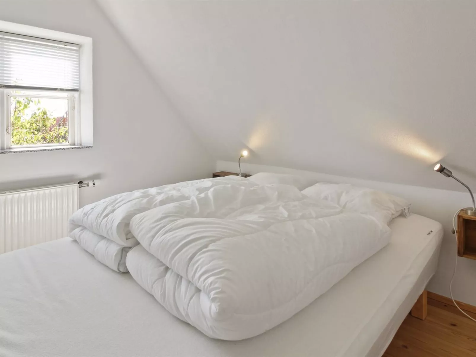 "Lilli" - 2km to the fjord-Drinnen