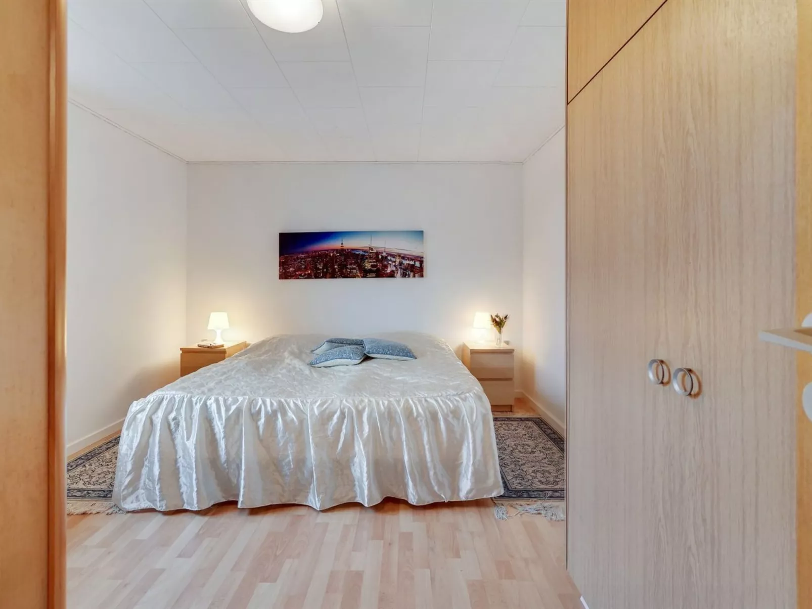 "Vogn" - 500m to the fjord-Inside