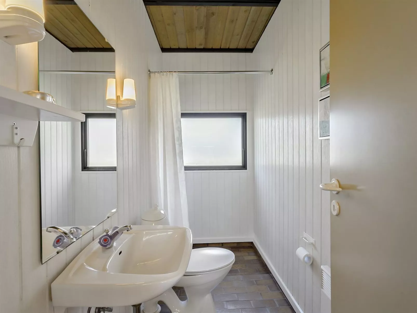 "Guthki" - 275m from the sea-Inside