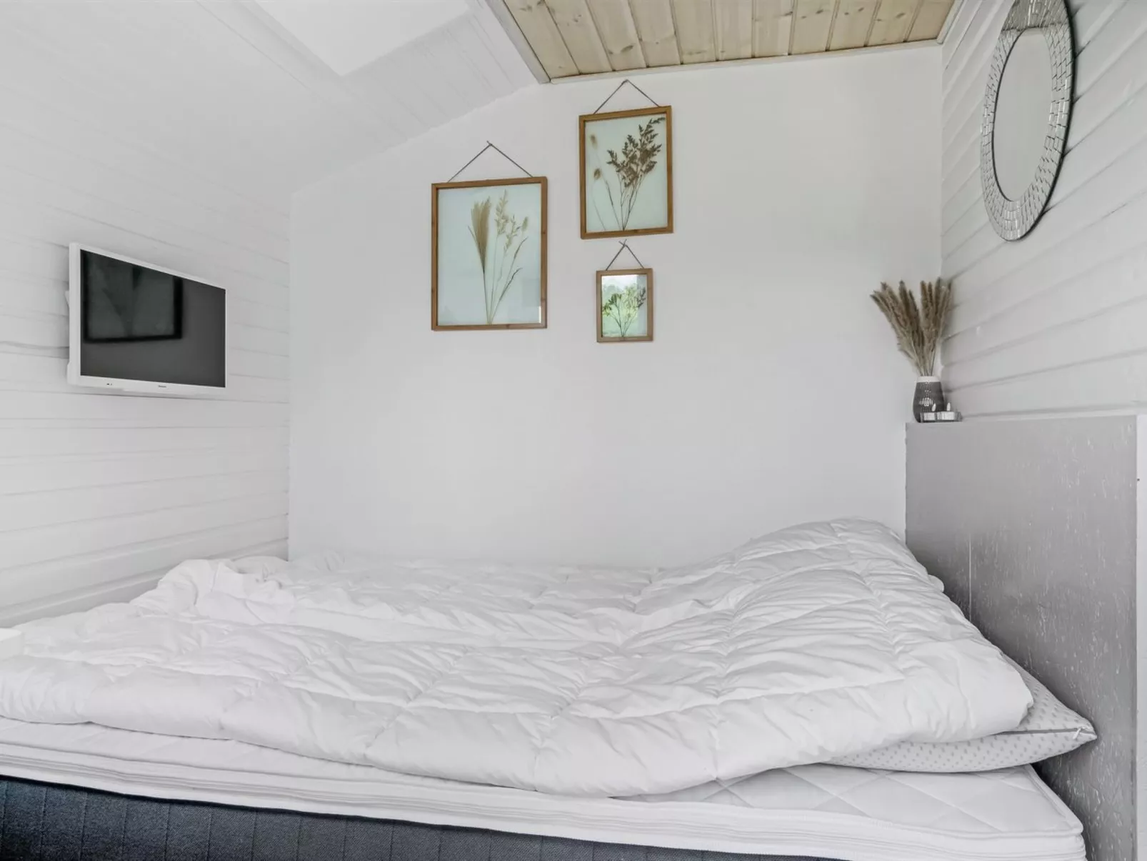 "Ingiald" - 600m from the sea-Drinnen