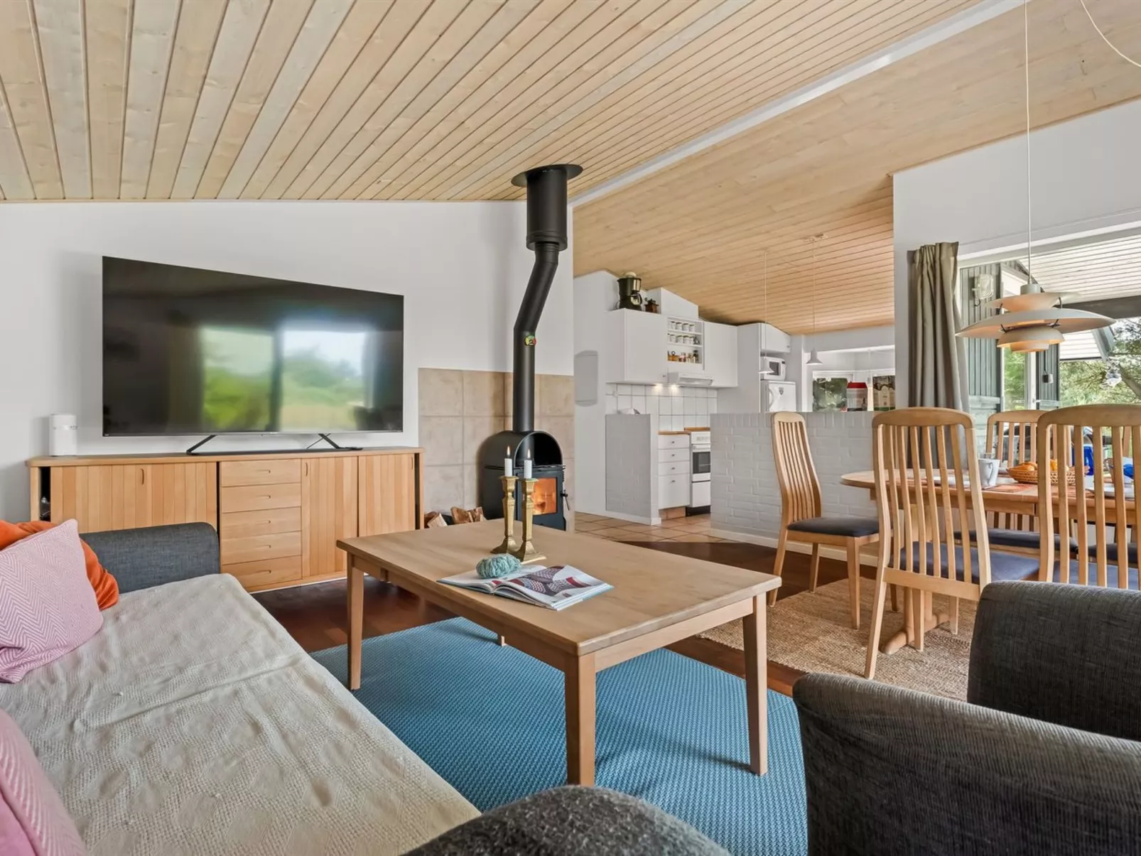 "Allie" - 150m from the sea-Inside