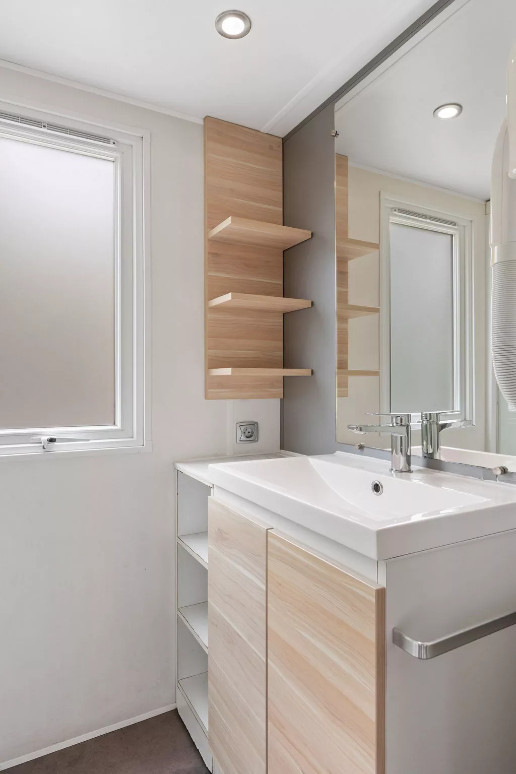 Sunset Terrace-Inside