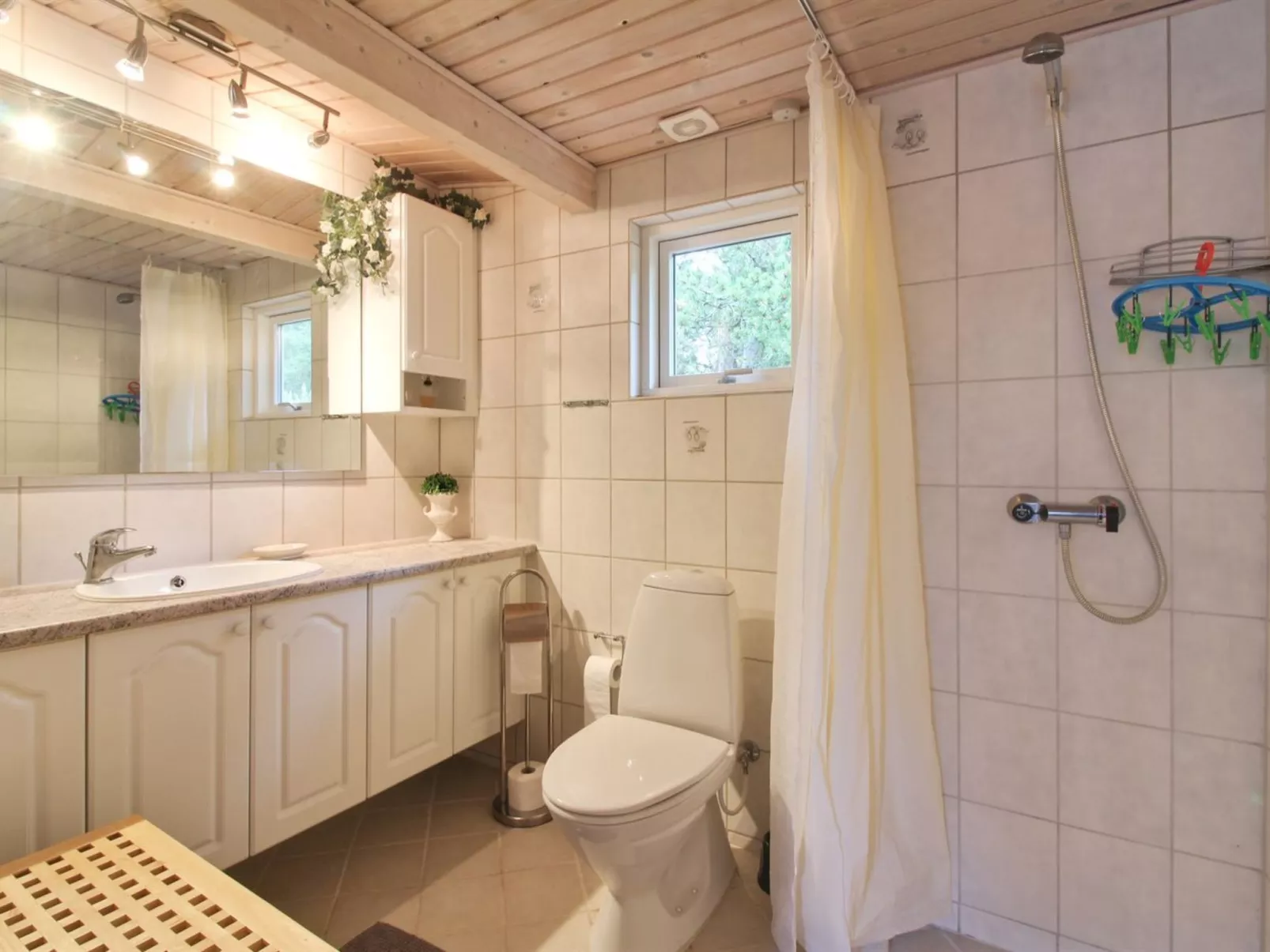 "Elmer" - 400m from the sea-Inside