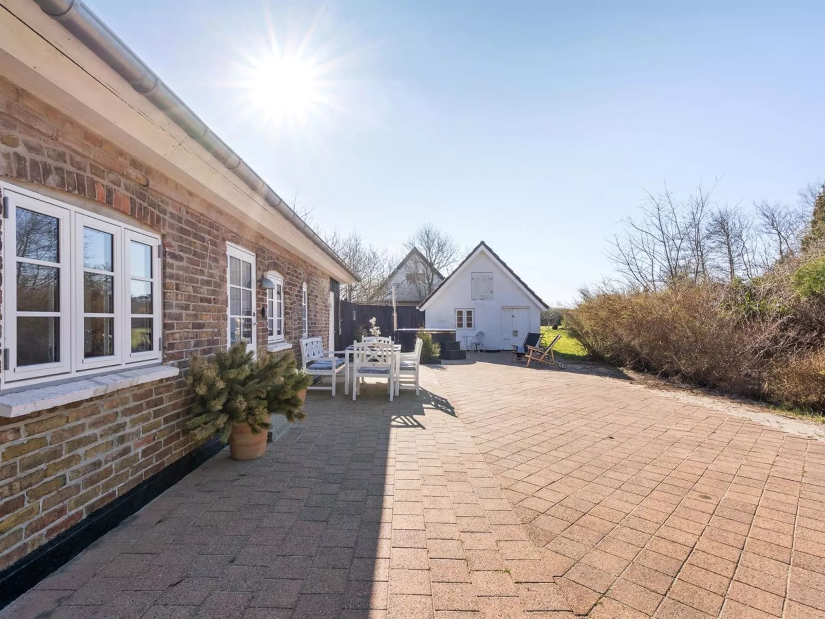 "Malene" - 700m to the fjord-Outside