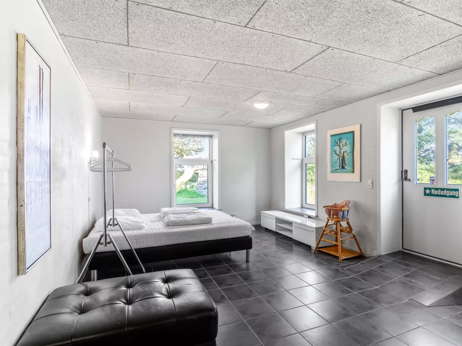 "Merrit" - 4.6km to the fjord-Inside