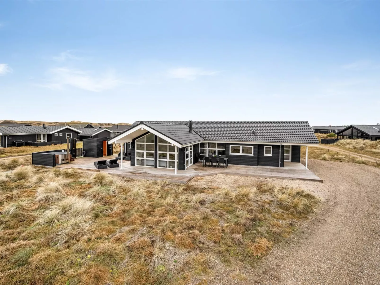 "Tola" - 450m from the sea-Draußen