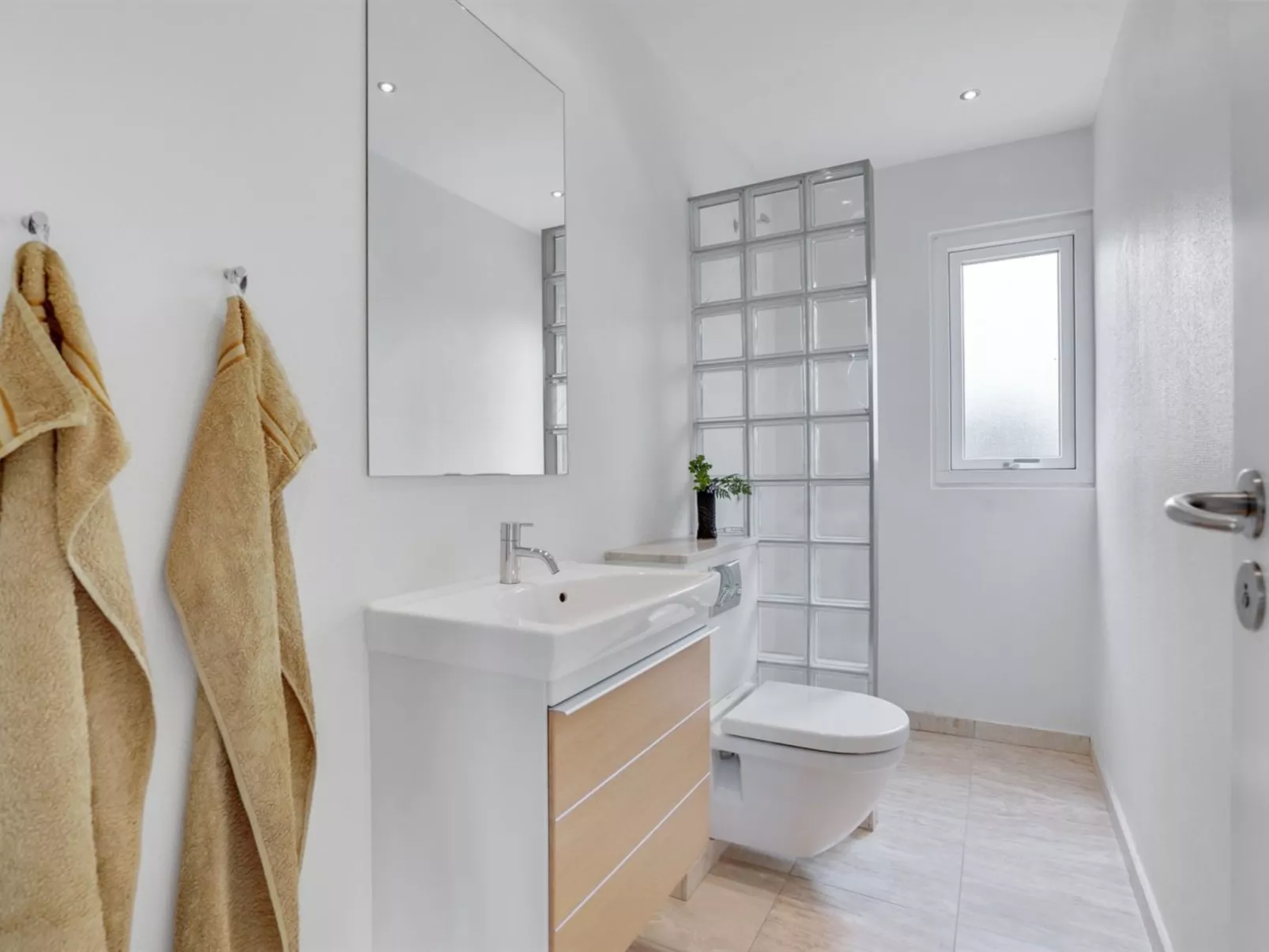 "Ger" - 200m from the sea-Inside