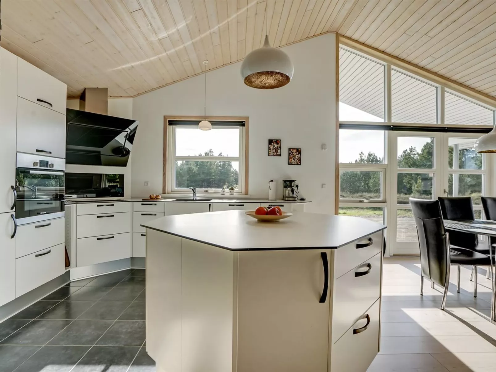 "Haghbarth" - 2.3km from the sea-Inside