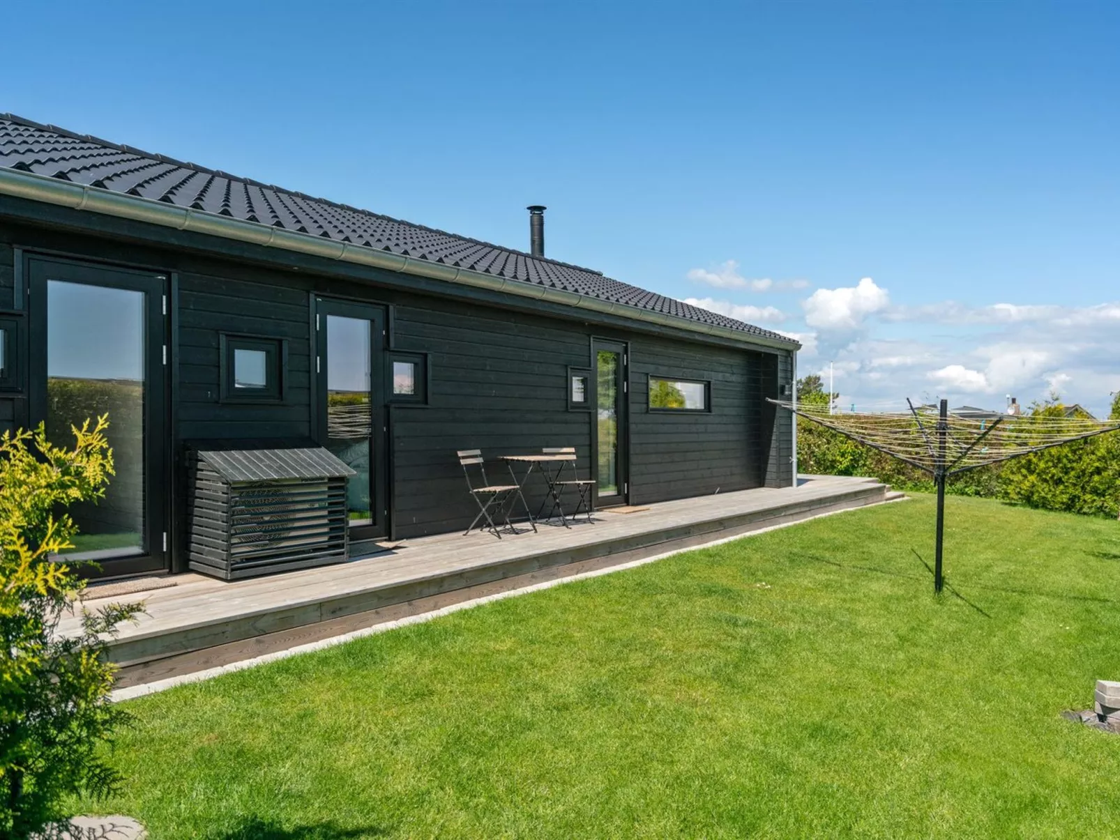 "Kjell" - 100m from the sea-Draußen