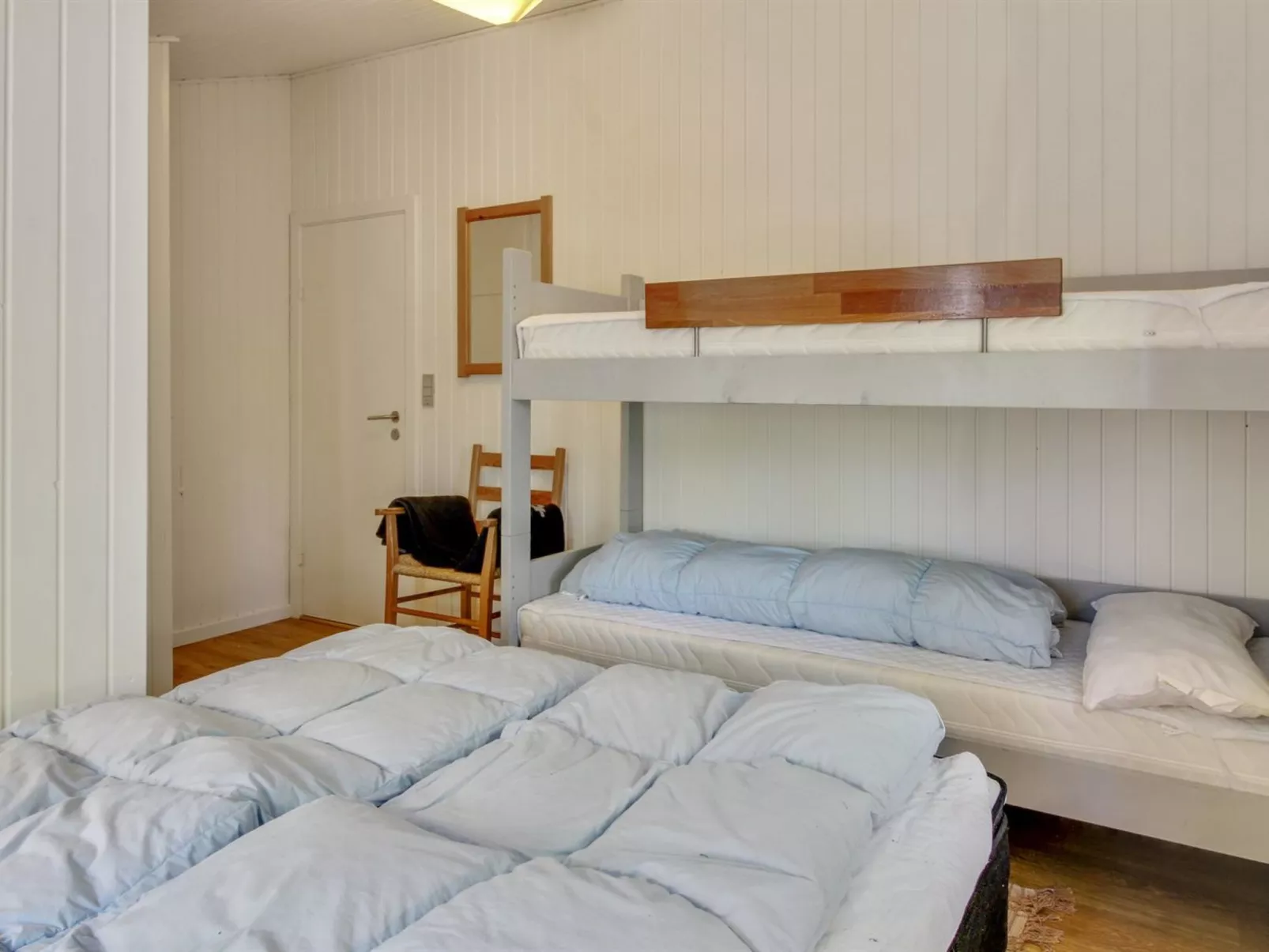 "Tirsa" - 3.9km from the sea-Inside