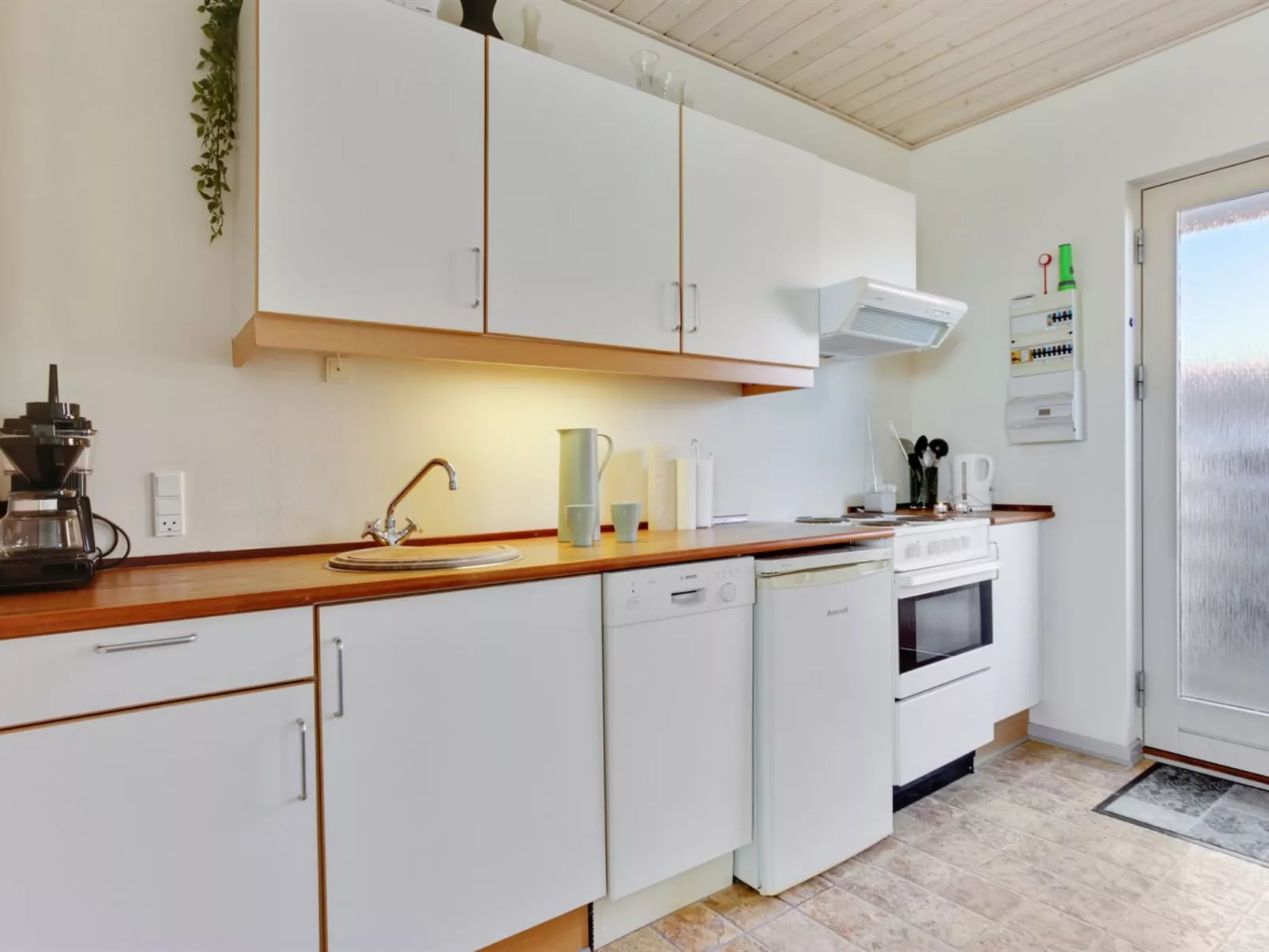 "Gulla" - 300m from the sea-Drinnen