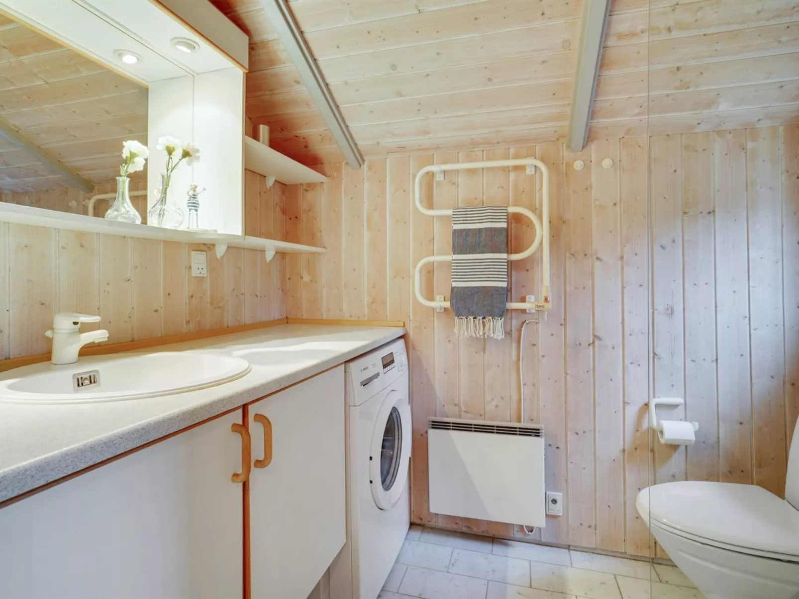 "Athislus" - 30km from the sea-Dedans