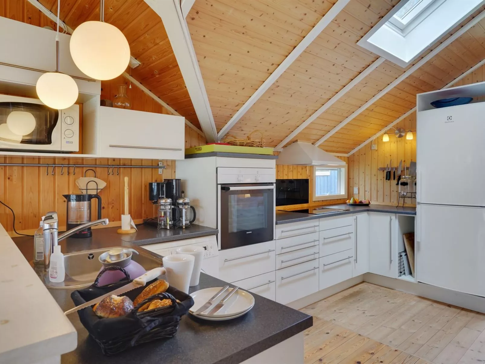 "Norna" - 300m from the sea-Drinnen