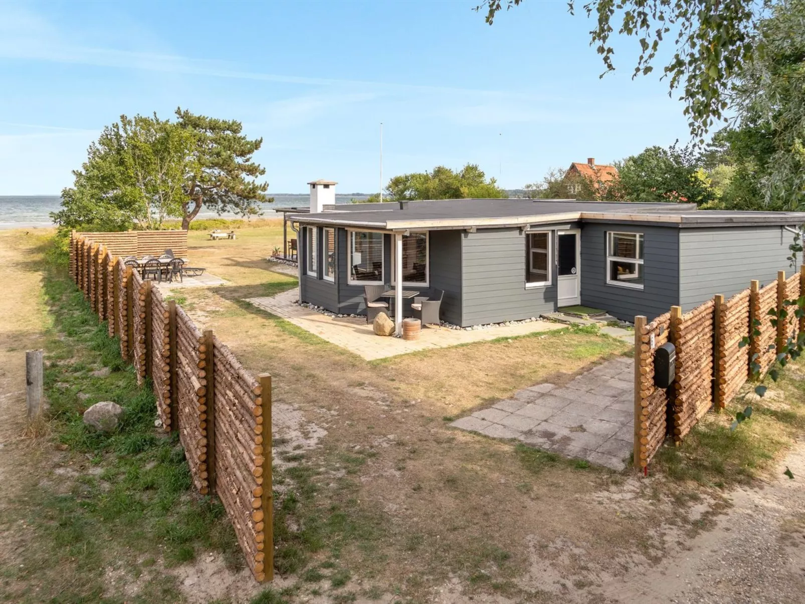 "Sigurd" - 20m from the sea-Outside