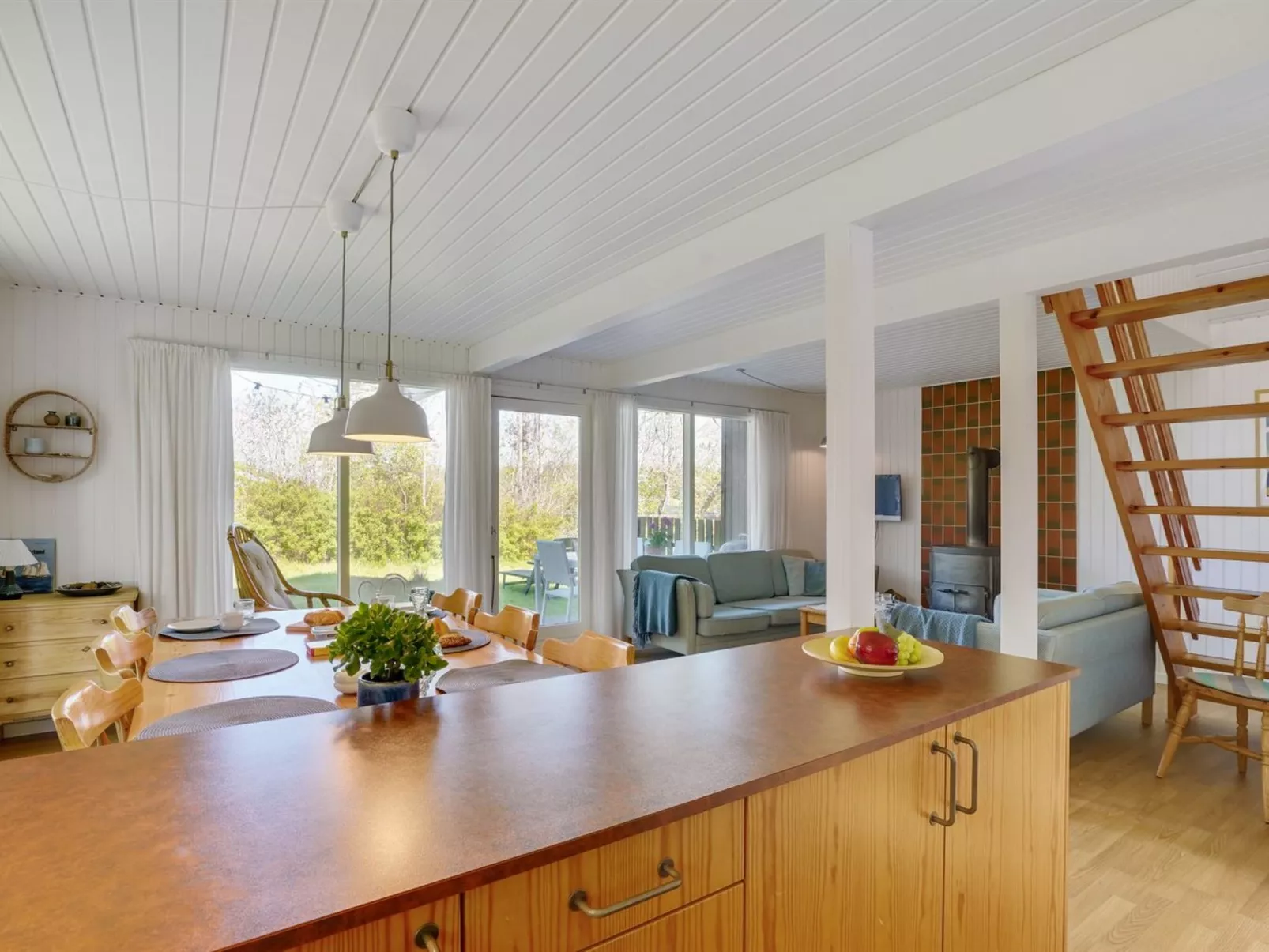 "Thina" - 750m to the fjord-Inside