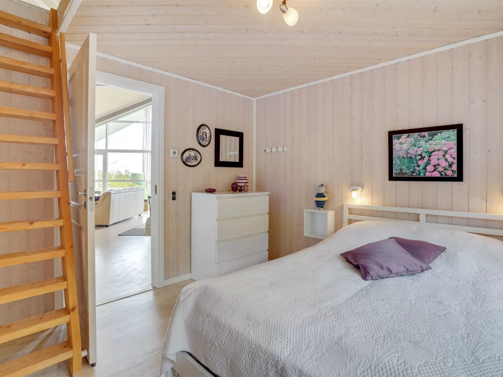 "Regnwald" - 400m to the fjord-Dedans