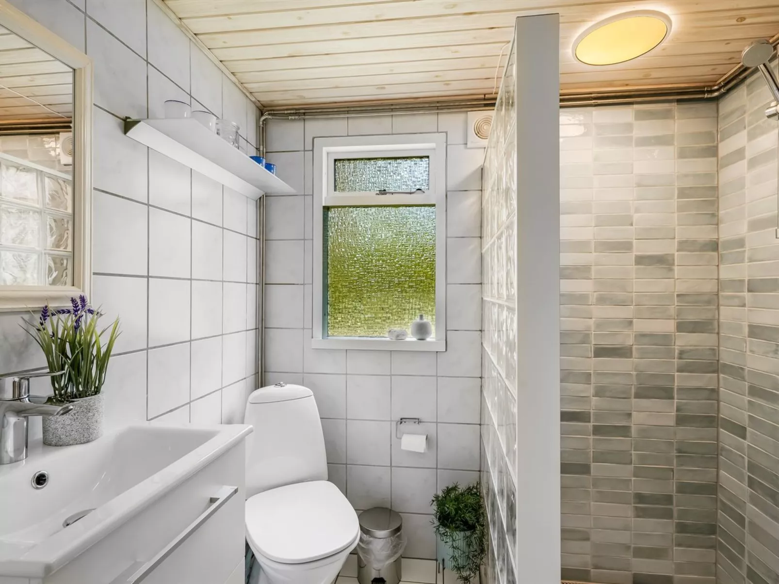 "Akke" - 150m to the fjord-Inside