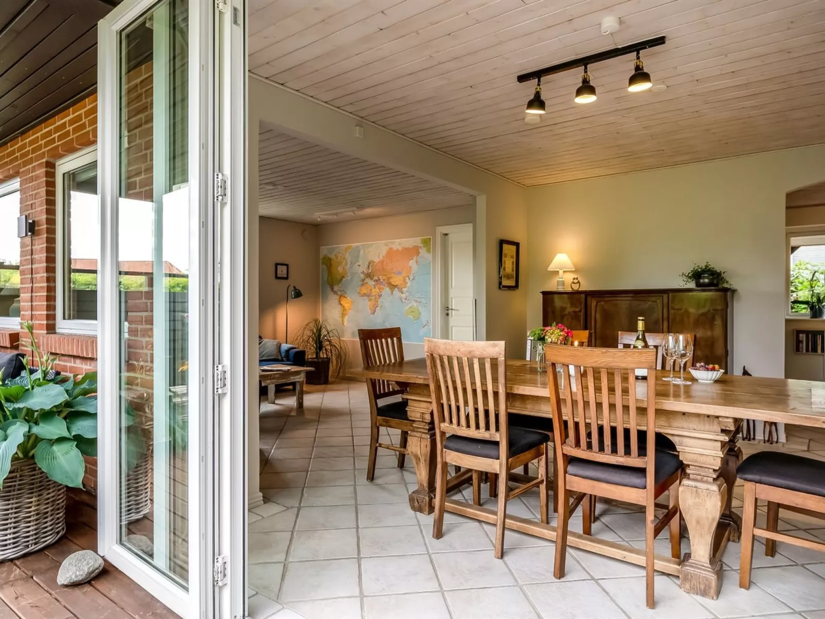 "Thiokk" - 500m from the sea-Inside