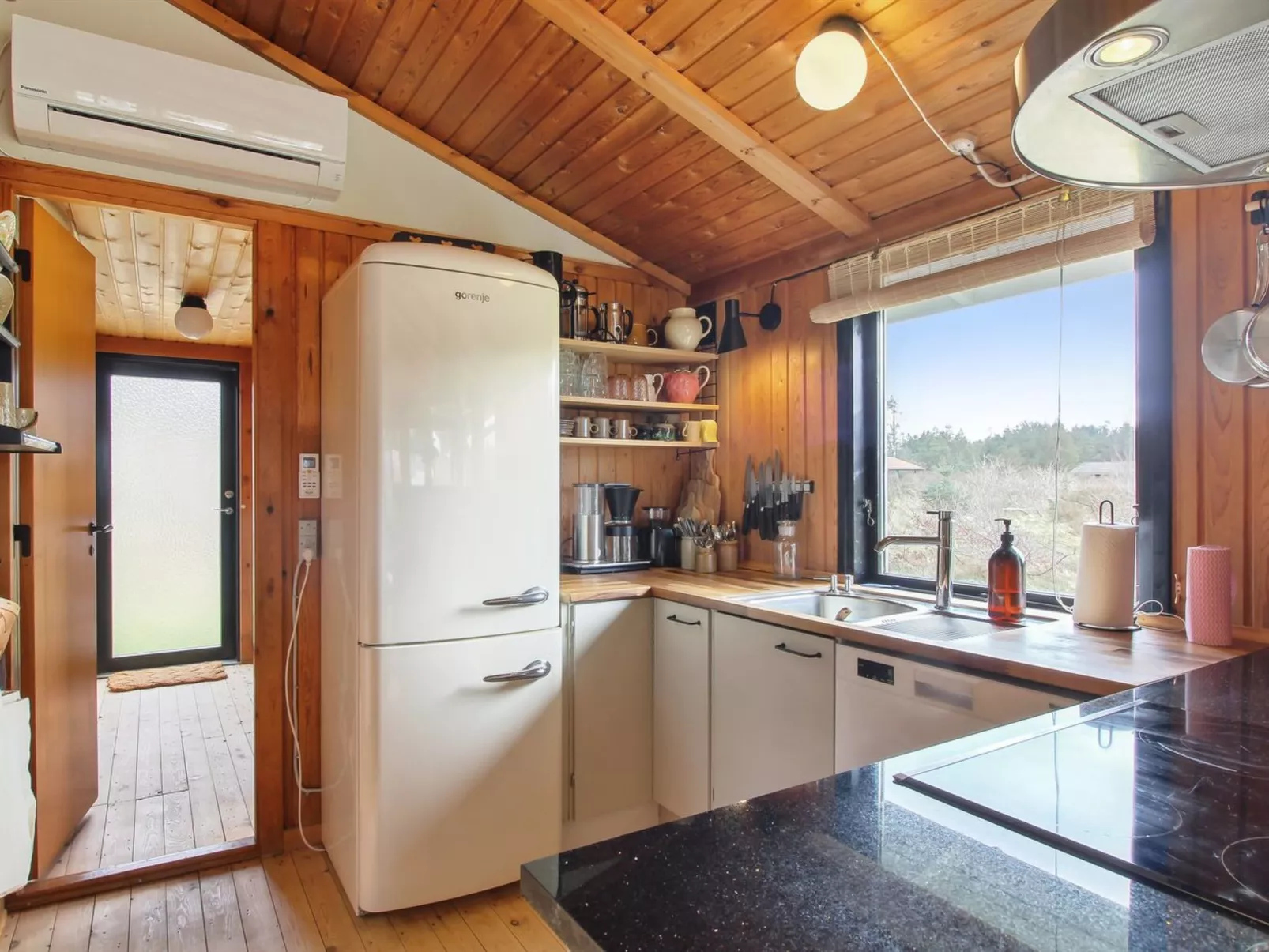 "Nestori" - 950m from the sea-Inside