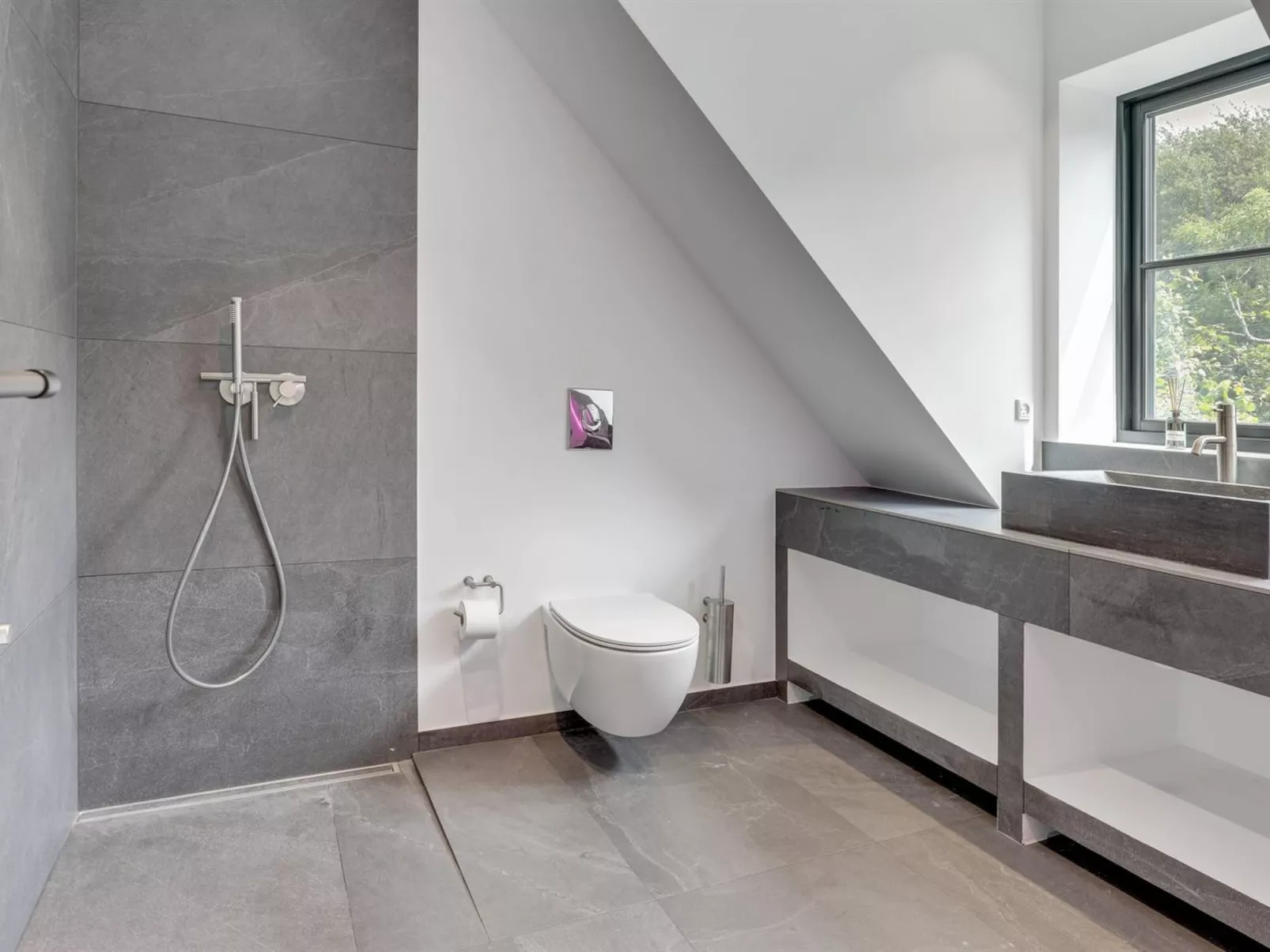 "Thormoth" - 200m from the sea-Inside