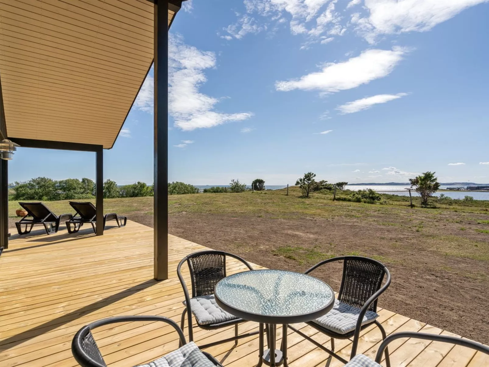 "Rickmer" - 200m from the sea-Outside