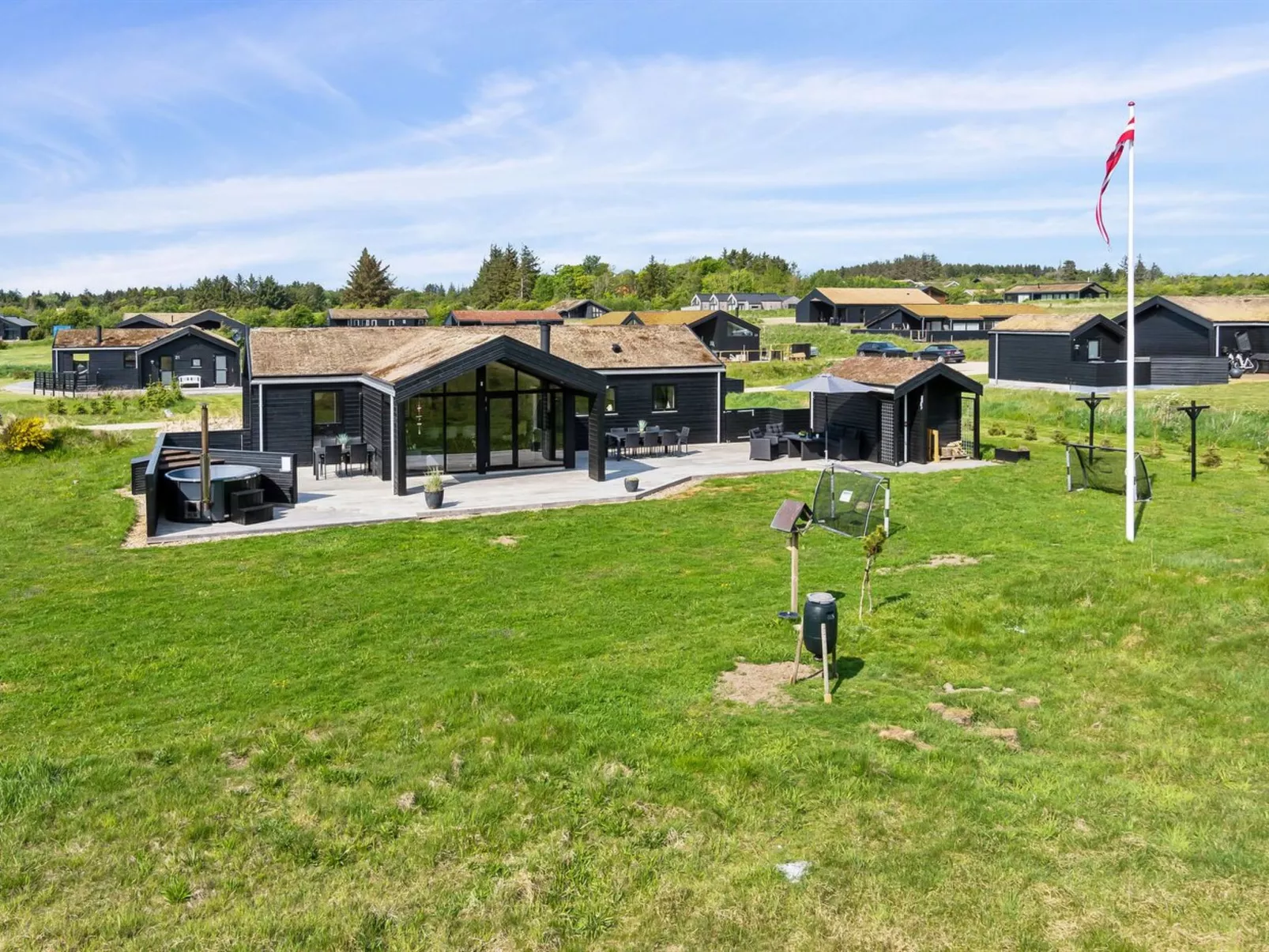 "Dyke" - 1.5km from the sea-Outside