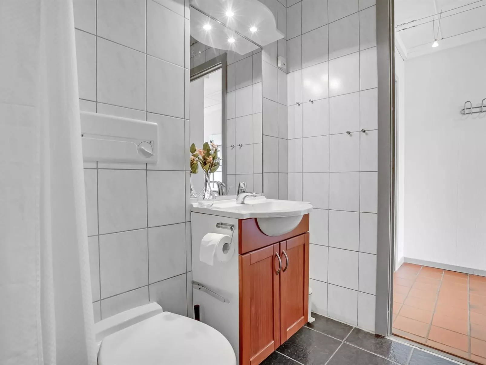 "Efraima" - 1.7km from the sea-Drinnen