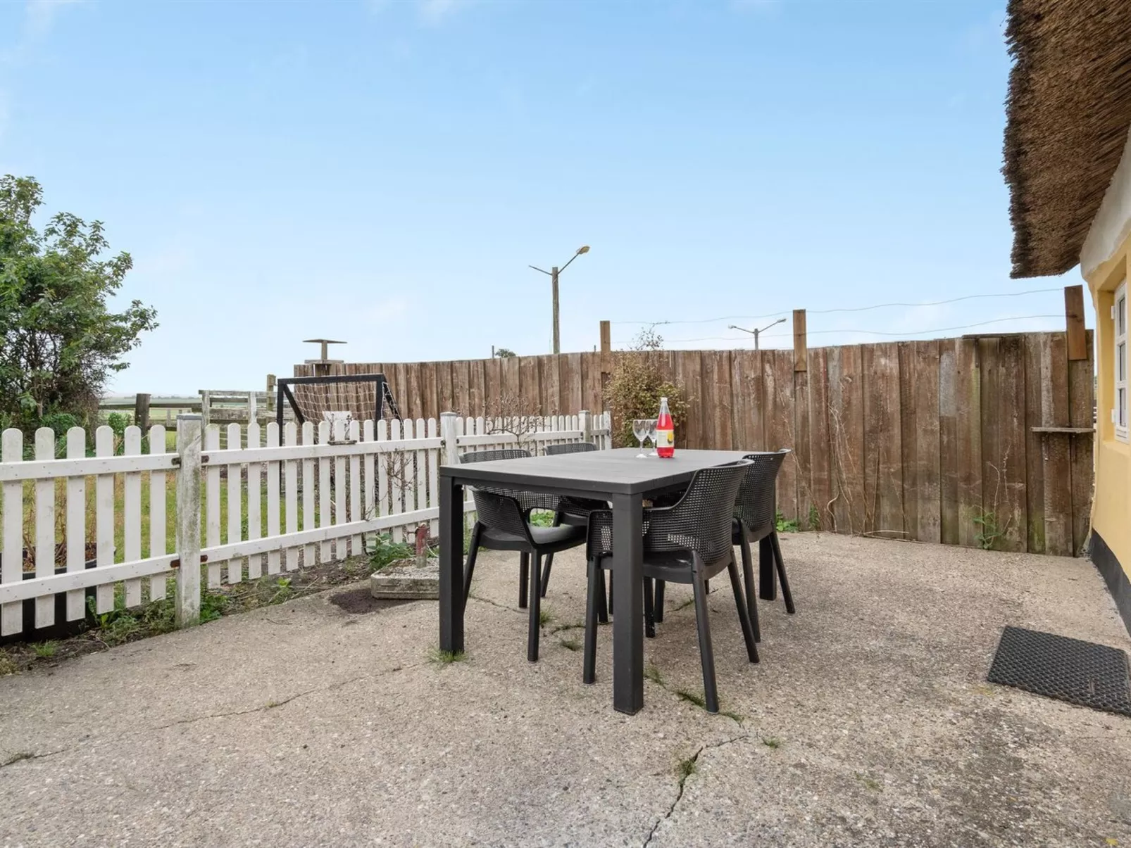 "Miko" - 19km from the sea-Outside