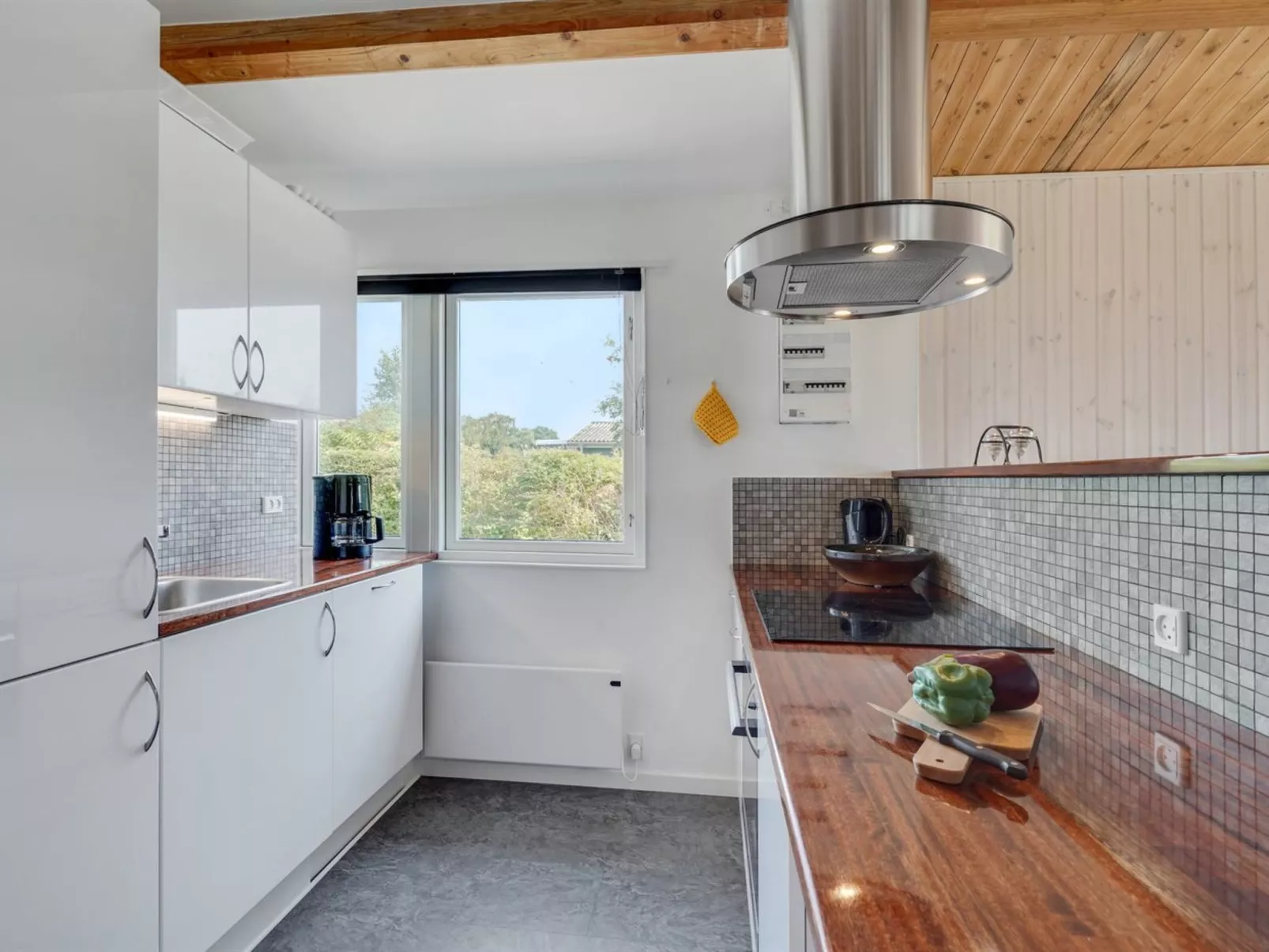 "Westman" - 200m from the sea-Inside