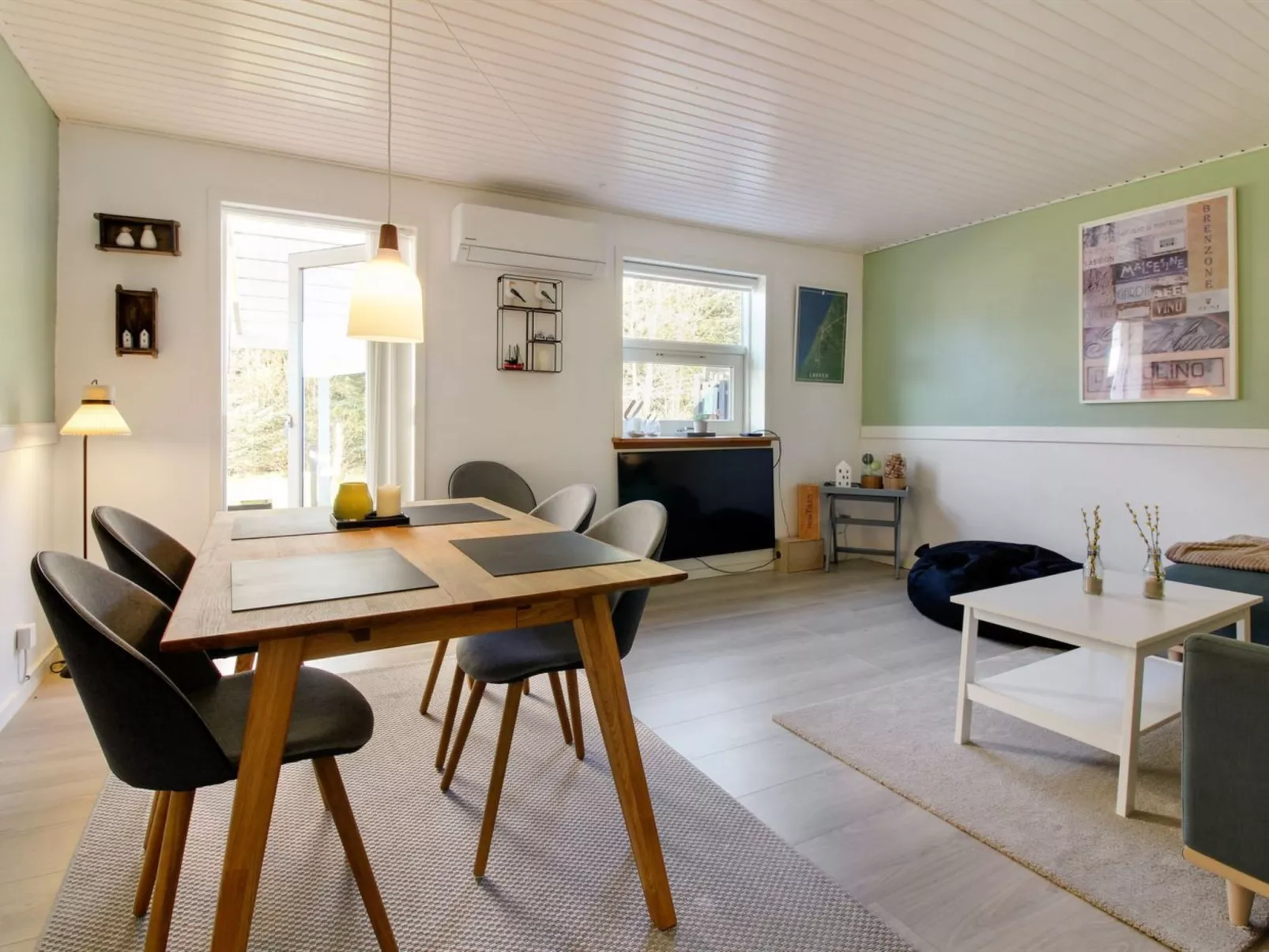 "Oddi" - 900m from the sea-Drinnen