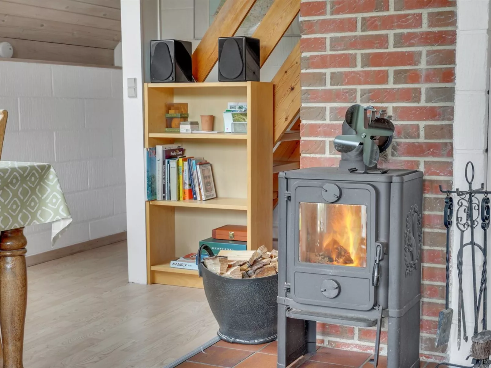 "Valo" - 400m to the fjord-Inside