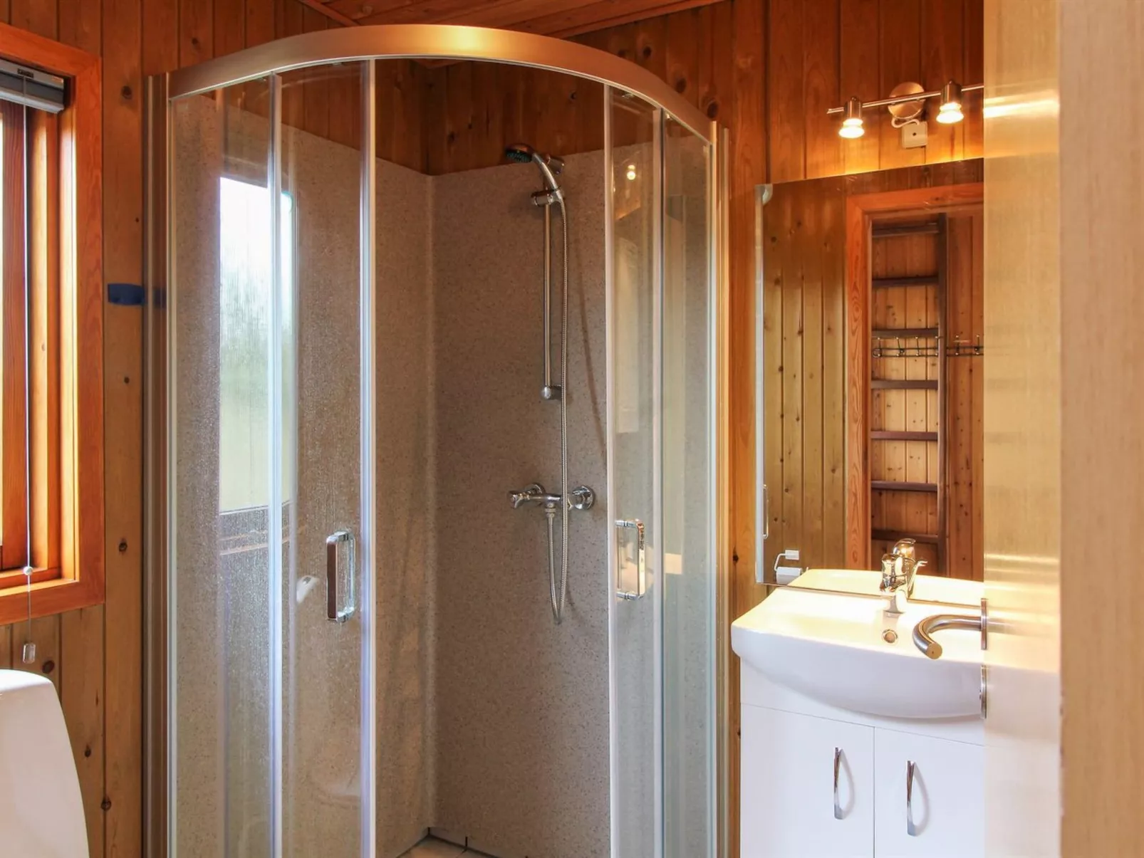 "Juste" - 2.2km from the sea-Dedans