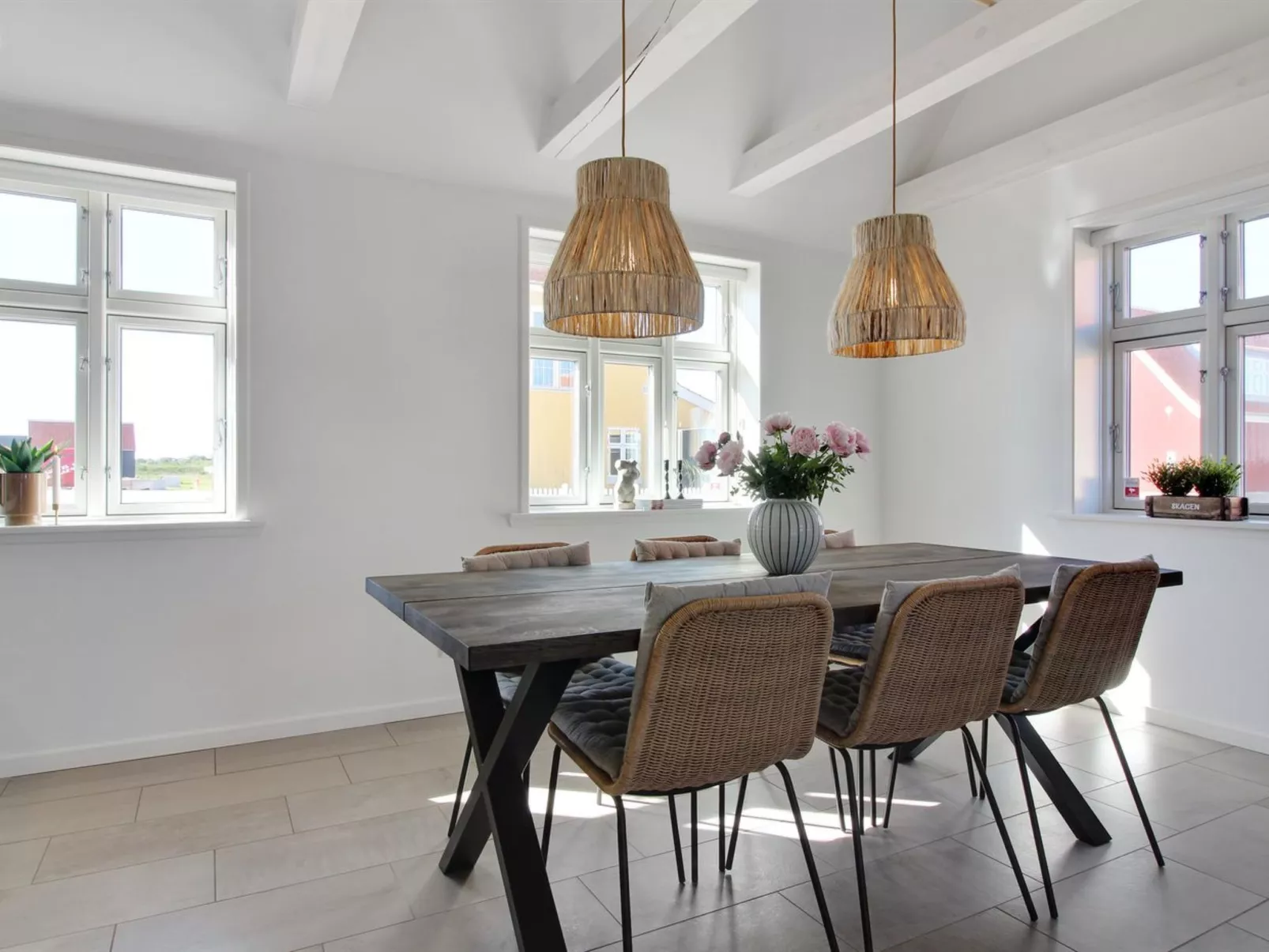 "Gine" - 1.5km from the sea-Inside