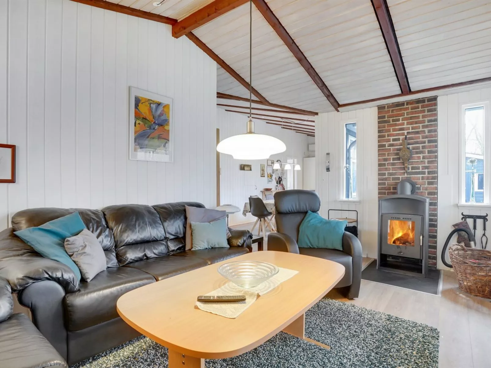 "Massie" - 30km from the sea-Inside