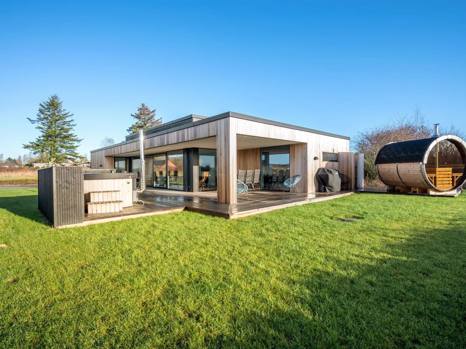 "Malfred" - 500m from the sea-Outside