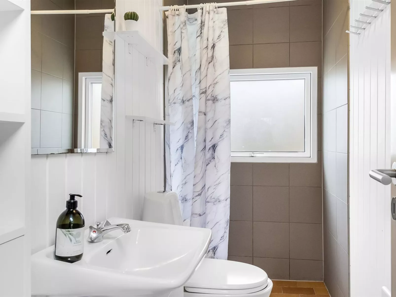 "Hannelise" - 30km from the sea-Drinnen