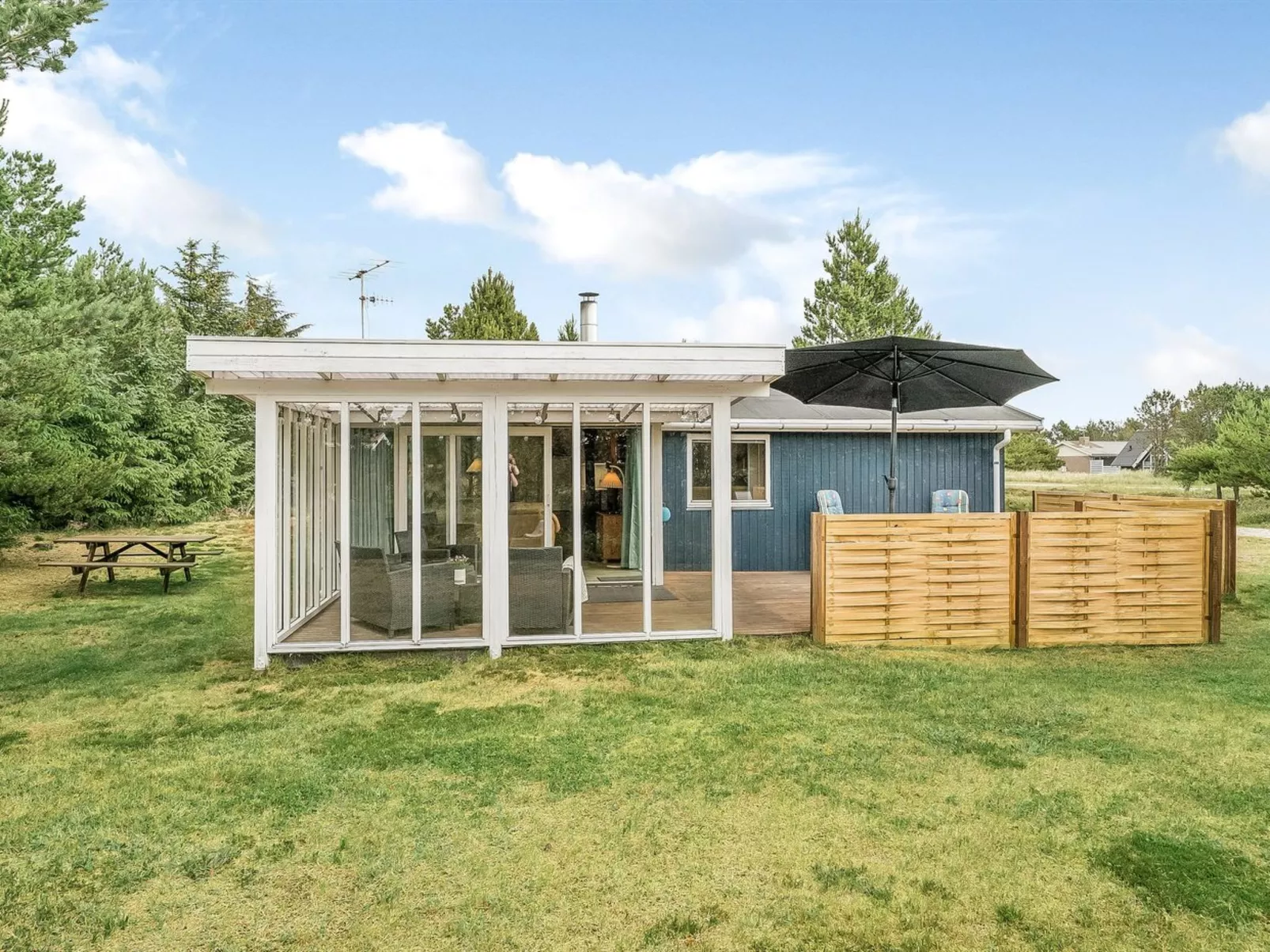 "Hughlek" - 900m from the sea-Draußen