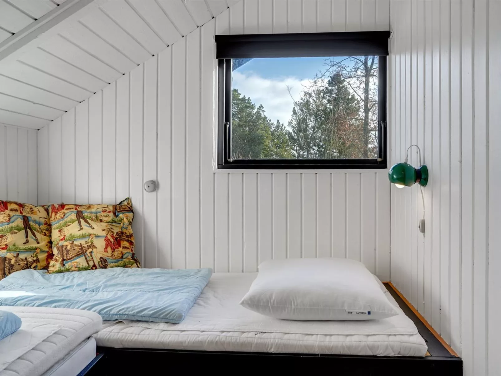 "Raita" - 350m to the fjord-Drinnen