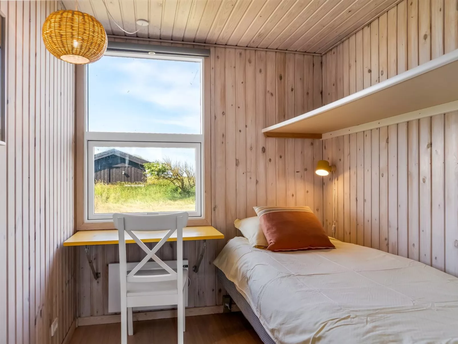 "Aatu" - 360m from the sea-Inside