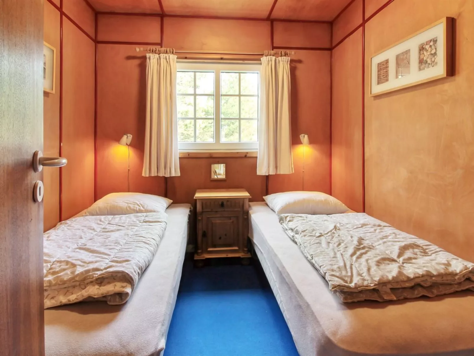 "Redward" - 1km from the sea-Drinnen