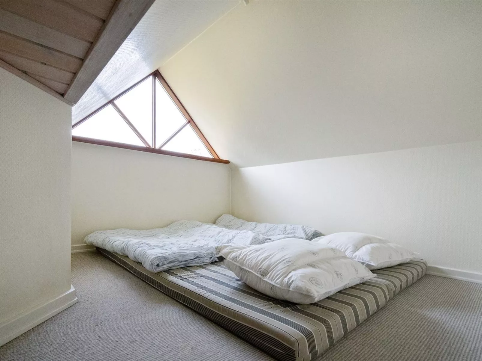 "Amundi" - 3.8km from the sea-Inside