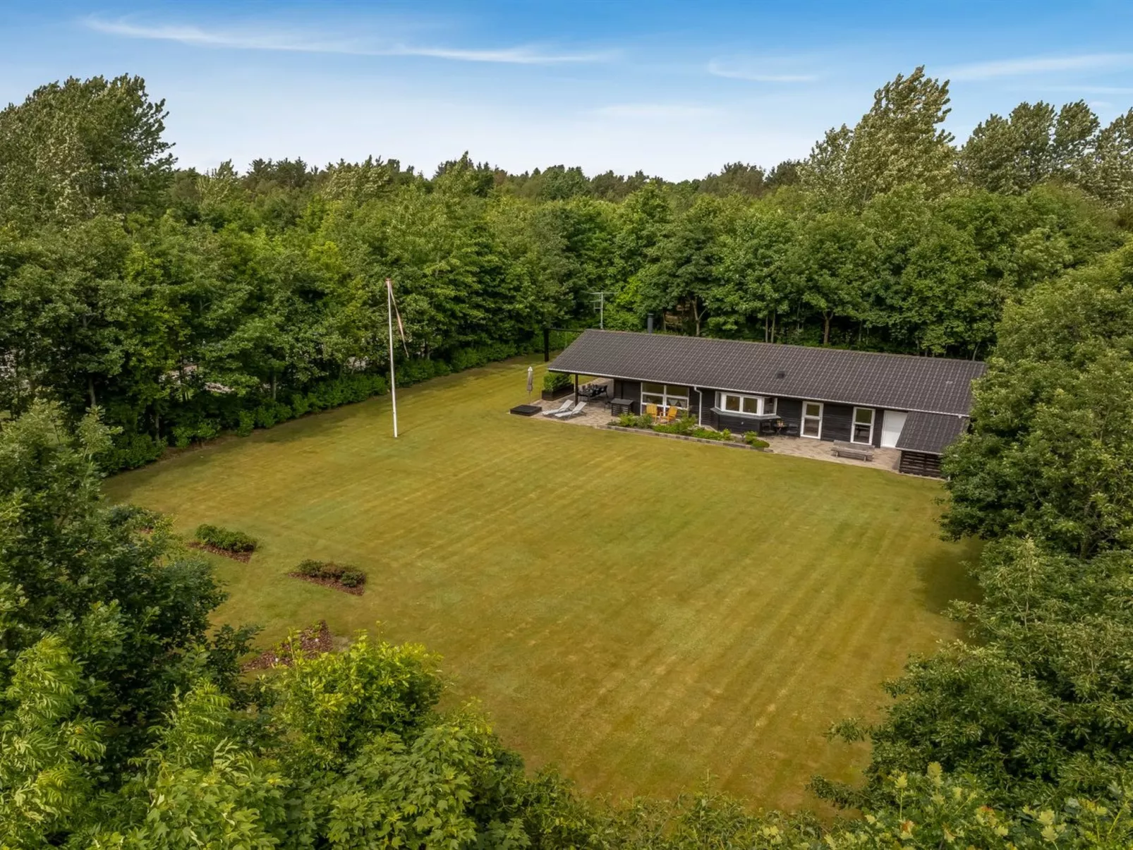 "Yorrit" - 500m to the fjord-Outside